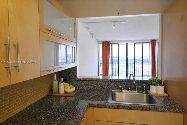 $1,800 | 1470 Northeast 123rd Street, Unit A1106, North Miami, FL 33161