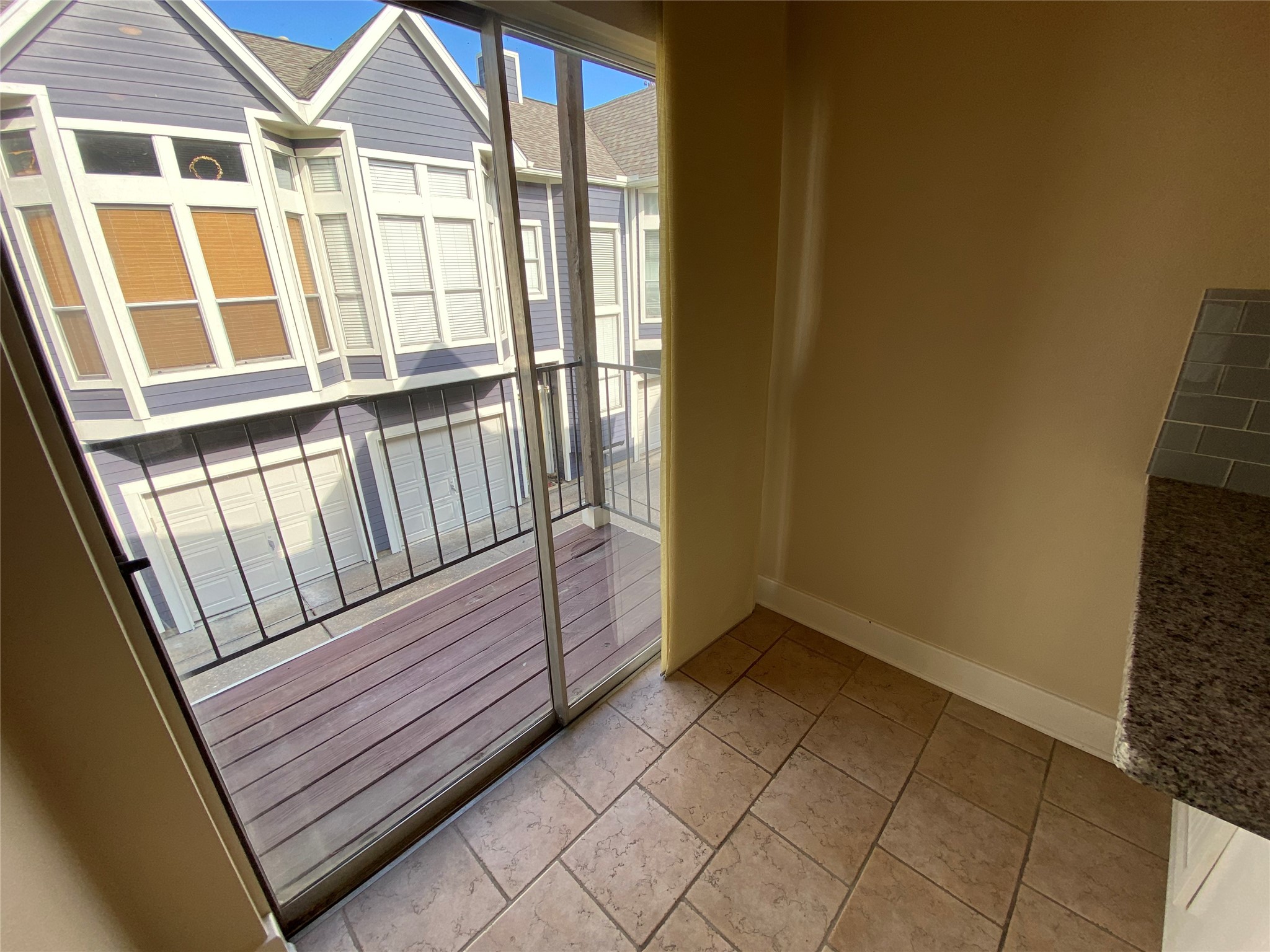735 Arlington Street, Unit 3 Houston, TX 77007 - Photo 14 of 32 View of private balcony located just off the breakfast area.