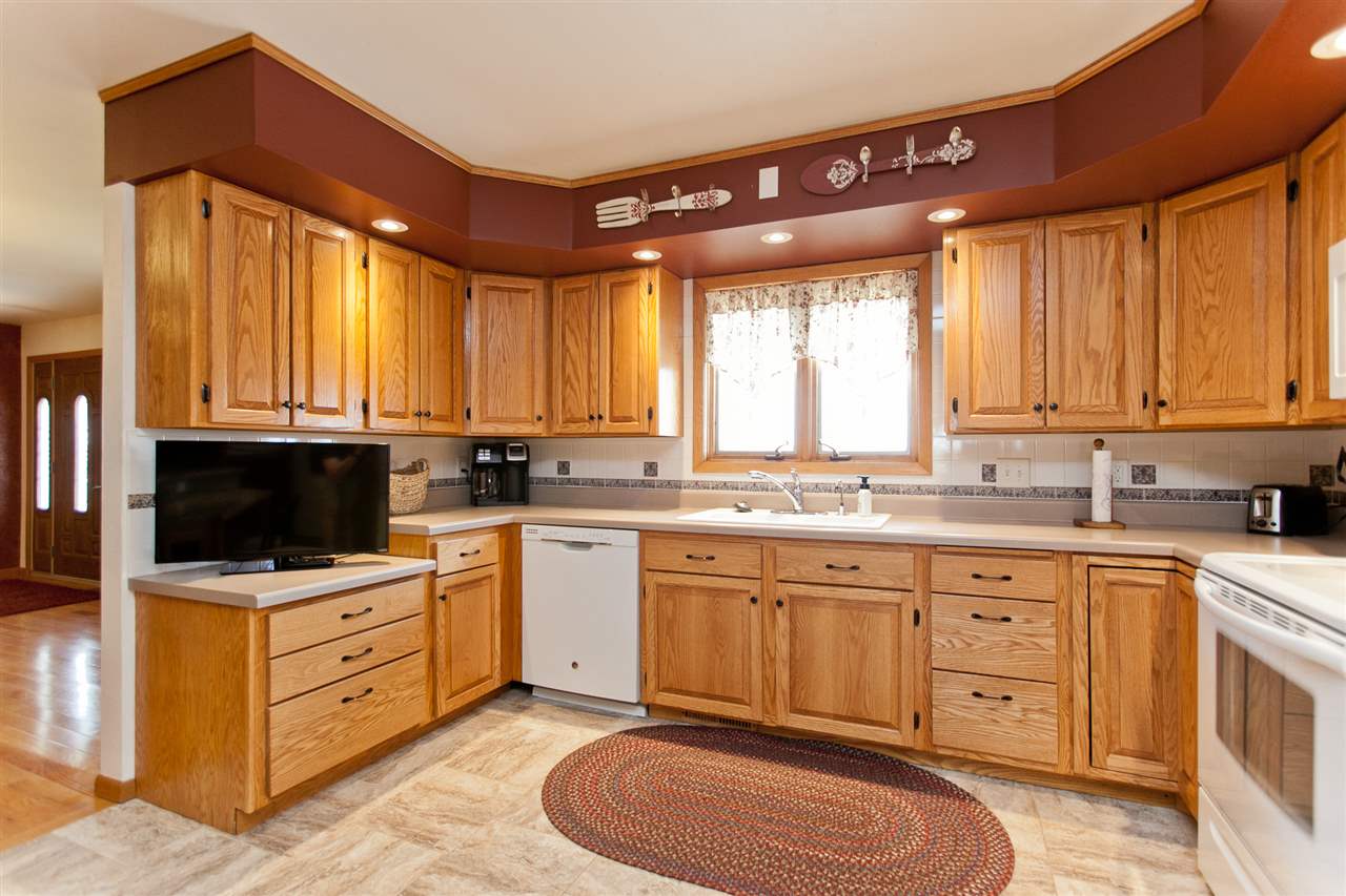 1845 Honey Creek Road Manchester, IA 52057 - Photo 12 of 48 Gallery Image 12