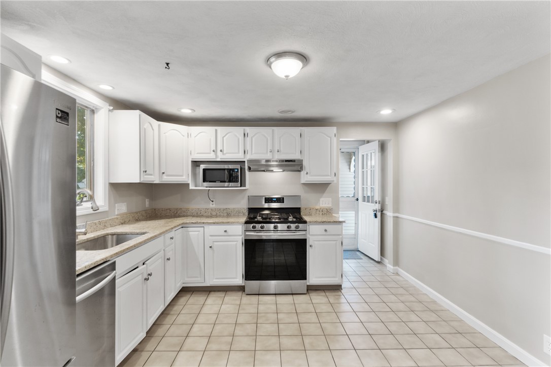 11 Serrel Sweet Road Johnston, RI 02919 - Photo 7 of 27 Gallery Image 7