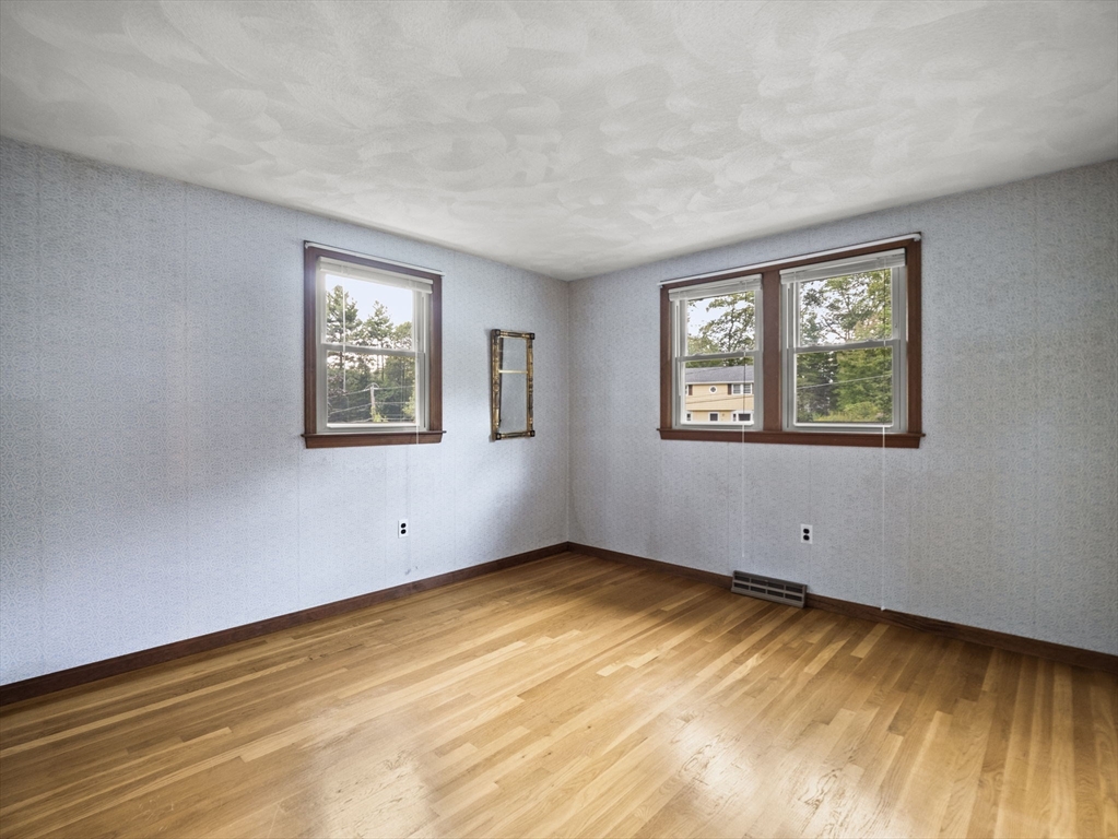 12 Pinetree Road Billerica, MA 01821 - Photo 20 of 37 Gallery Image 20