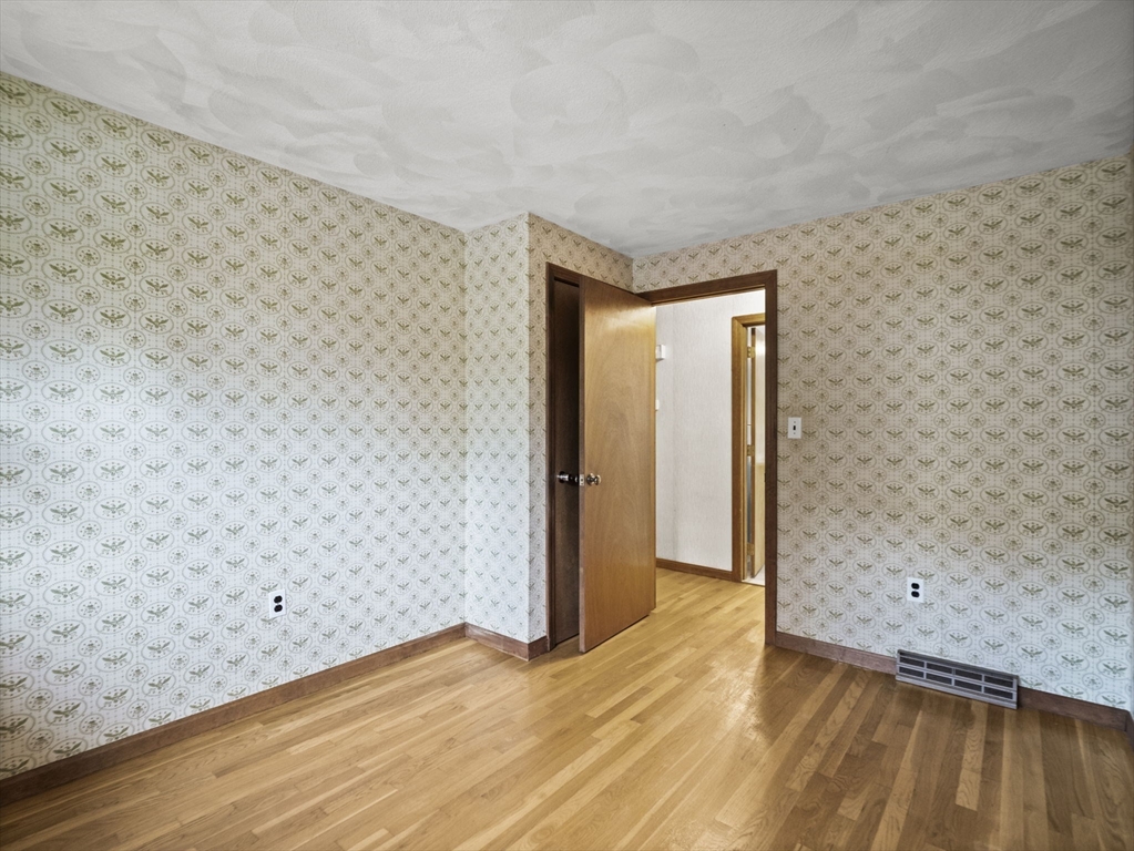 12 Pinetree Road Billerica, MA 01821 - Photo 24 of 37 Gallery Image 24