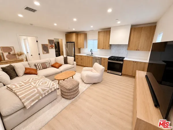 $4,995 | 2707 Benedict Street, Unit 3/4, Los Angeles, CA 90039