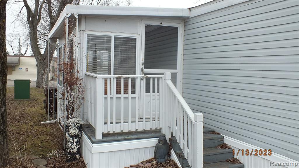 7 Ruby Drive Monroe, MI 48162 - Photo 2 of 15