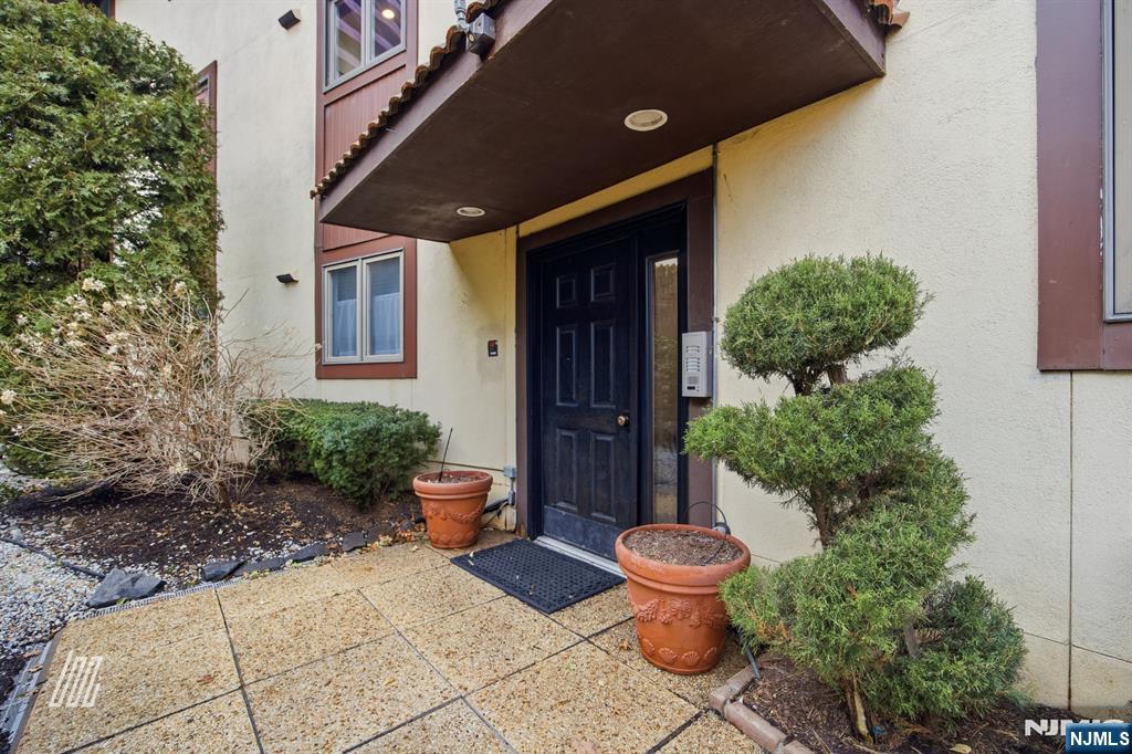 300 Gorge Road, Unit 75 Cliffside Park, NJ 07010 - Photo 21 of 27 a view of a entryway of the house
