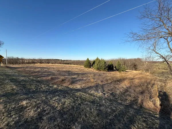$174,900 | 5.48-acres Oneil, Mineral Point, WI 53565