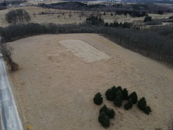 $174,900 | 5.48-acres Oneil, Mineral Point, WI 53565