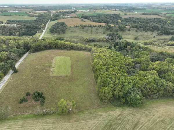 $174,900 | 5.48-acres Oneil, Mineral Point, WI 53565