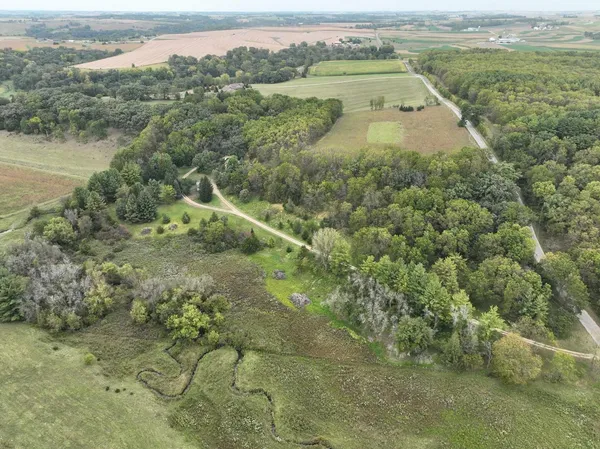 $174,900 | 5.48-acres Oneil, Mineral Point, WI 53565
