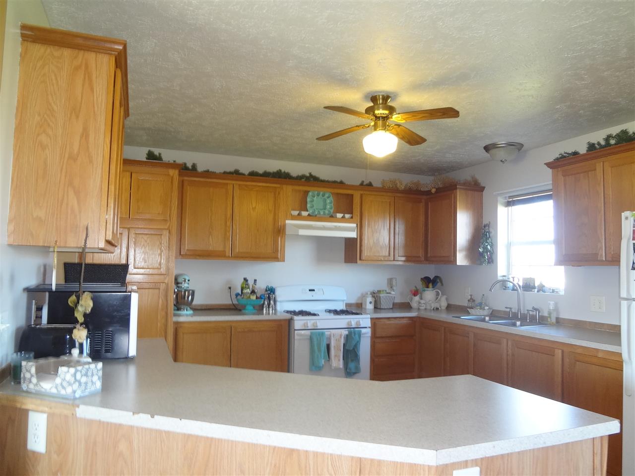 5330 East State Road 14 Rochester, IN 46975 - Photo 5 of 12