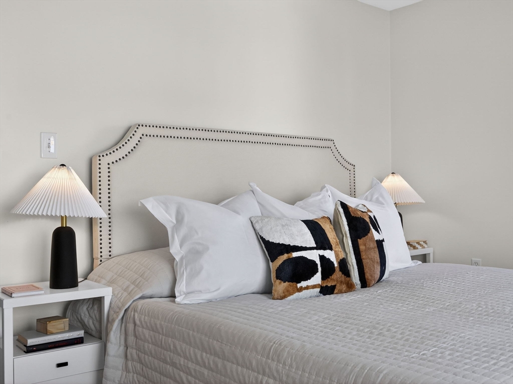 204 Marion Street, Unit 5 Boston, MA 02128 - Photo 18 of 39