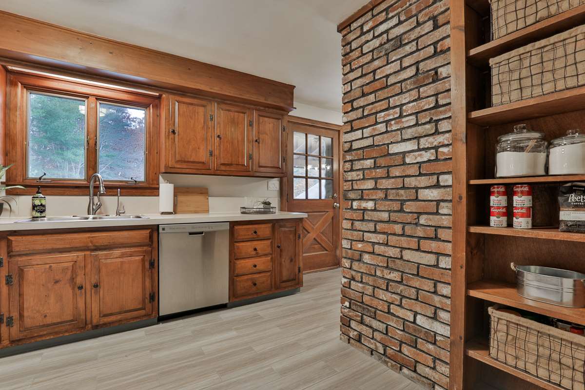131 Brookdale Road Salem, NH 03079 - Photo 14 of 32