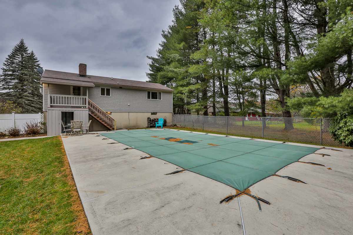 131 Brookdale Road Salem, NH 03079 - Photo 4 of 32