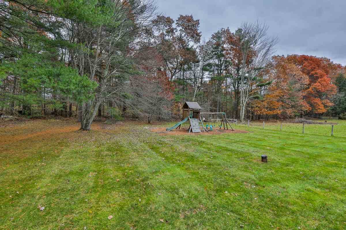 131 Brookdale Road Salem, NH 03079 - Photo 7 of 32
