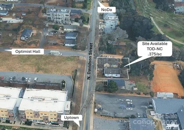 a picture of a bathroom