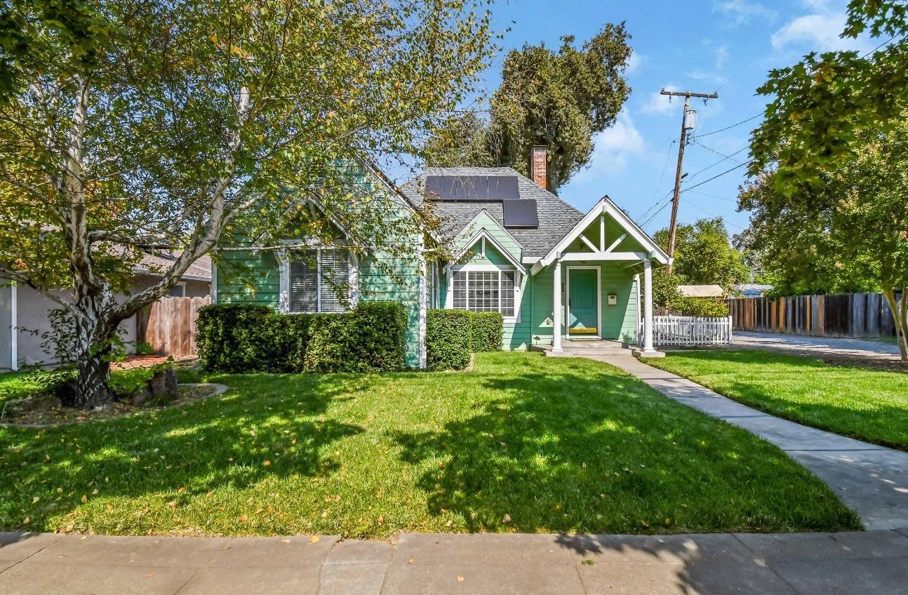 1750 Hazel Street Gridley, CA 95948 - Photo 5 of 20 front view of a house with a yard