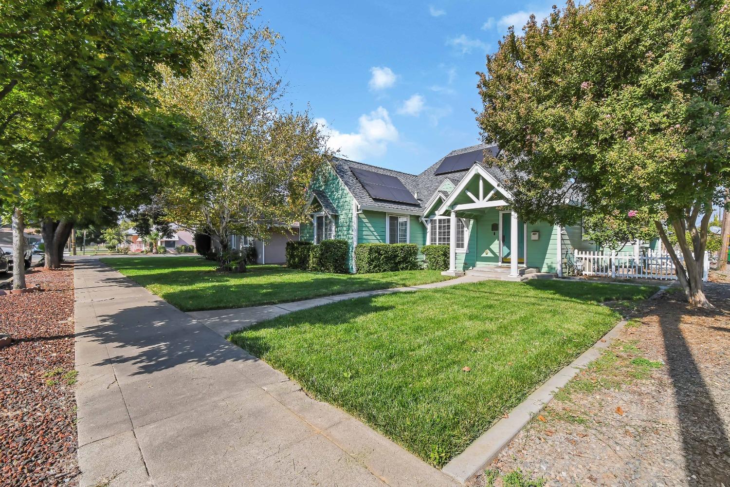 1750 Hazel Street Gridley, CA 95948 - Photo 6 of 20 a front view of a house with a yard