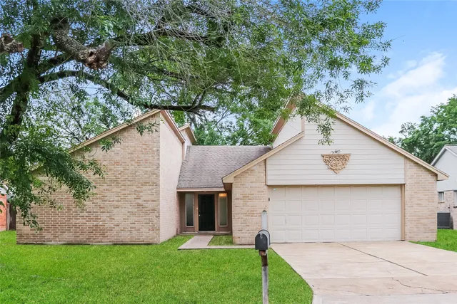 $1,815 | 10531 Mills Walk Drive, Houston, TX 77070