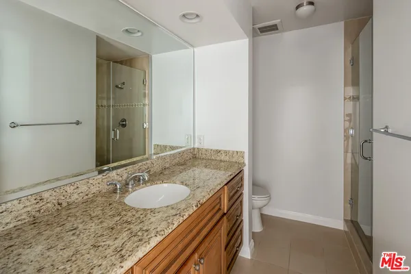 $4,950 | 2318 Fox Hills Drive, Unit 105, Los Angeles, CA 90064