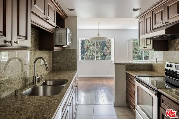 $4,950 | 2318 Fox Hills Drive, Unit 105, Los Angeles, CA 90064