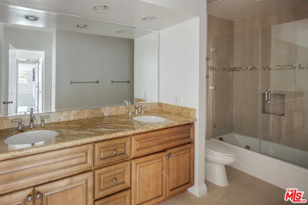 $4,950 | 2318 Fox Hills Drive, Unit 105, Los Angeles, CA 90064