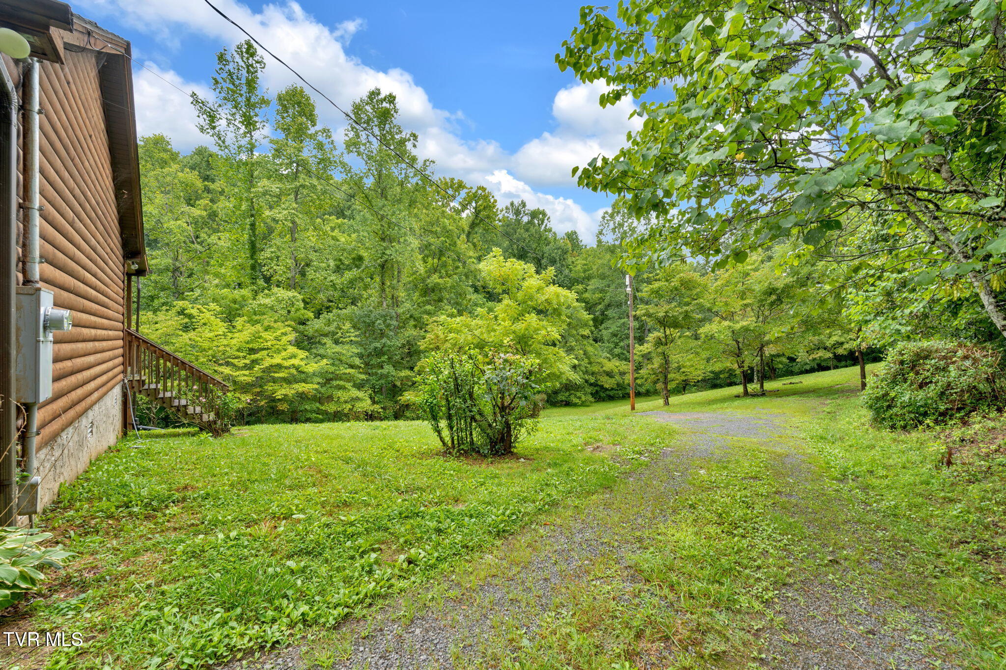 1306 Old Stage Road Johnson City, TN 37615 - Photo 12 of 32 9-web-or-mls-JH 20250813-193