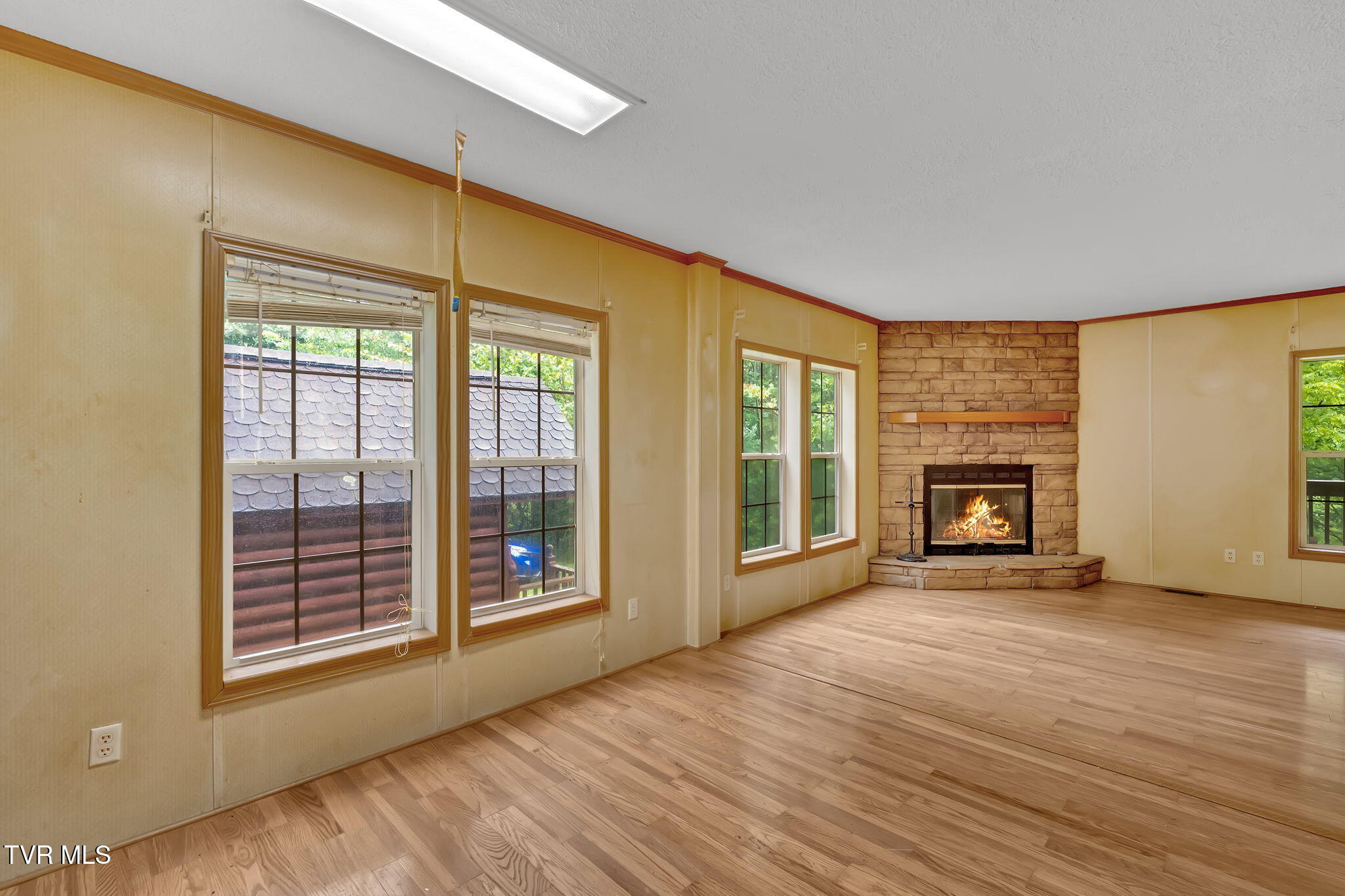 1306 Old Stage Road Johnson City, TN 37615 - Photo 18 of 32 28-web-or-mls-JH 20250813-211