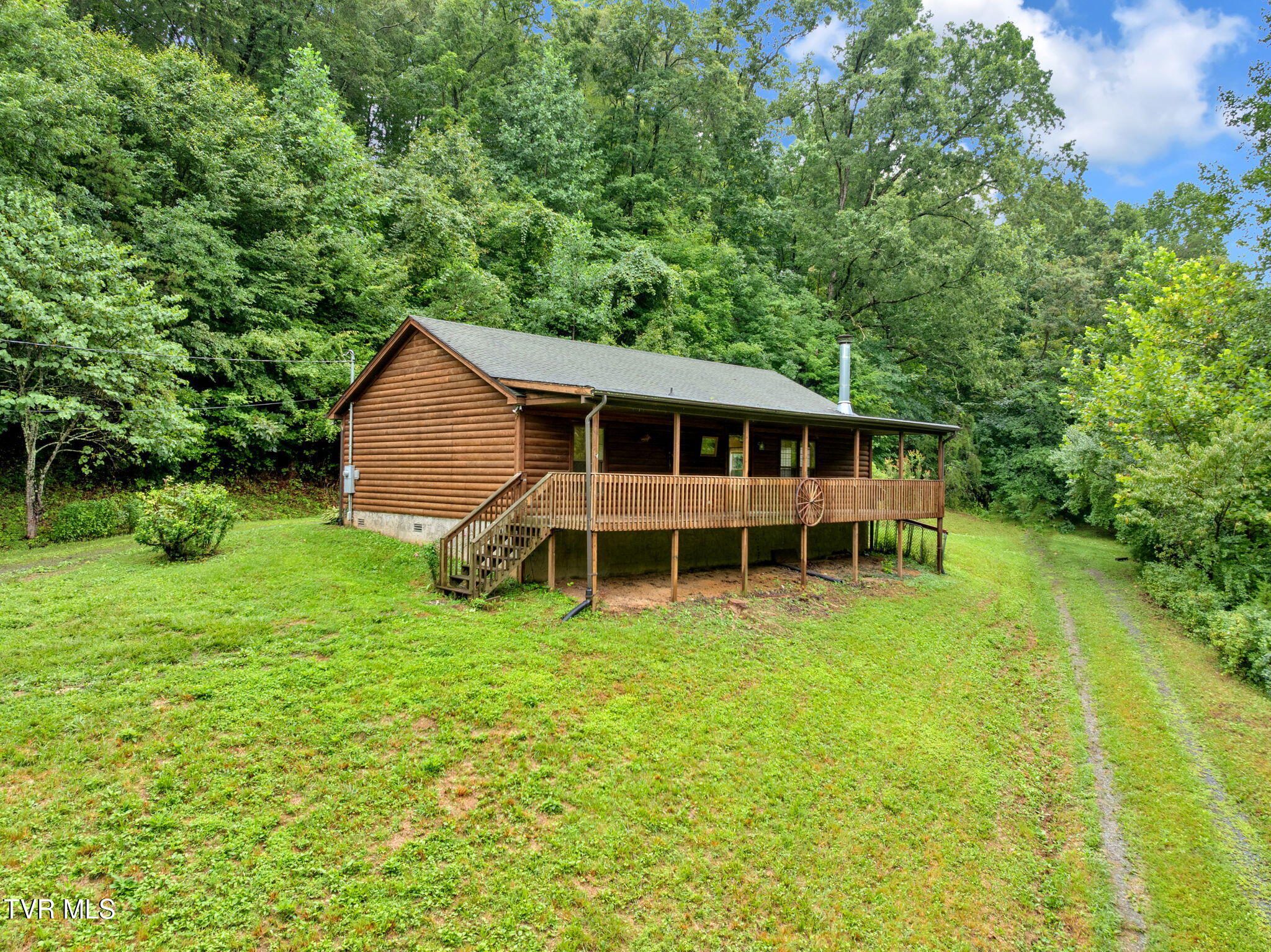 1306 Old Stage Road Johnson City, TN 37615 - Photo 2 of 32 14-web-or-mls-JH 20250813-178