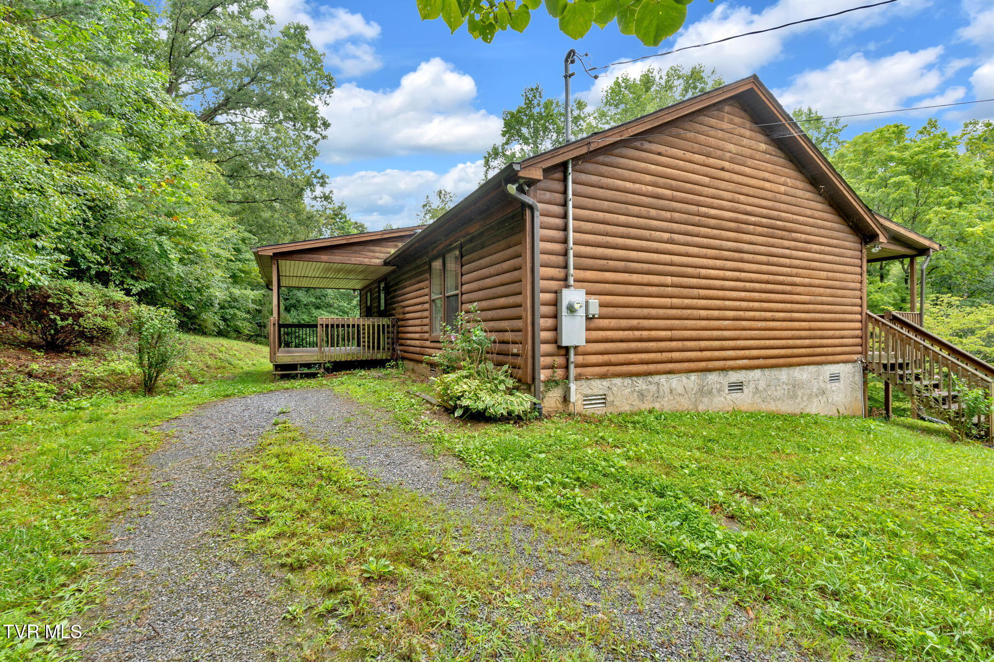 1306 Old Stage Road Johnson City, TN 37615 - Photo 3 of 32 25-web-or-mls-JH 20250813-190