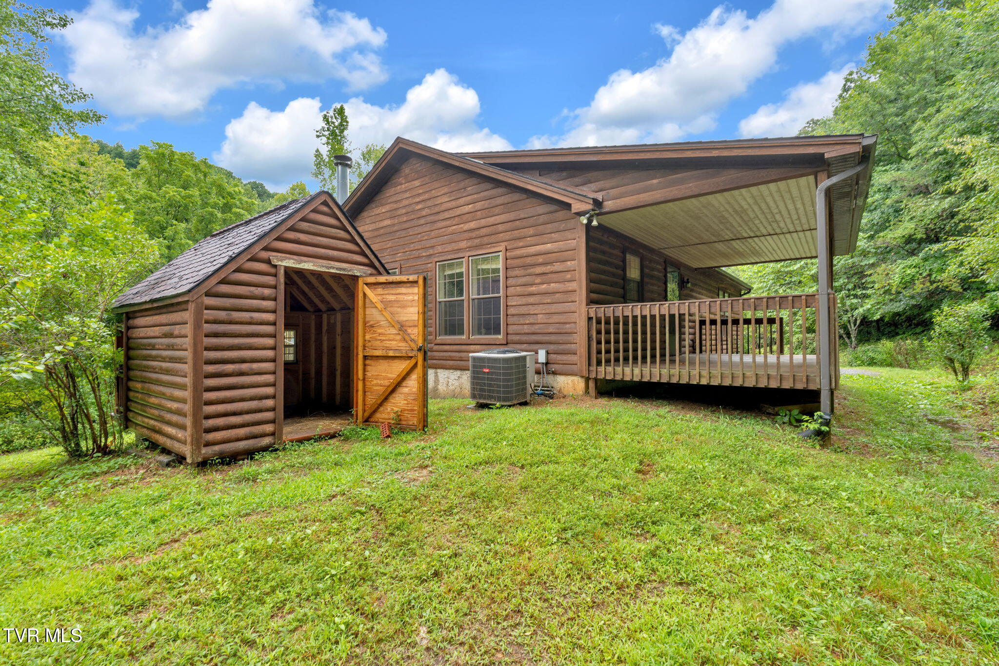 1306 Old Stage Road Johnson City, TN 37615 - Photo 8 of 32 18-web-or-mls-JH 20250813-181