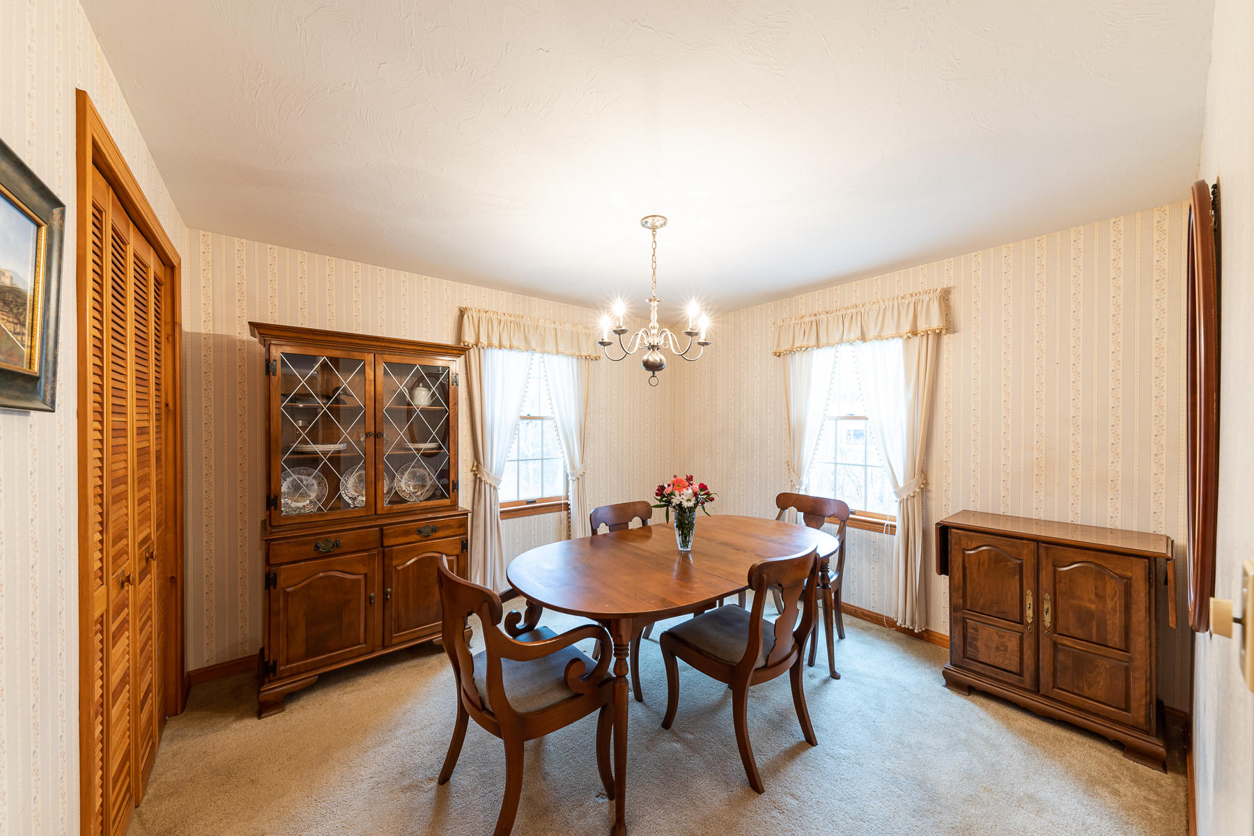 123 Camelback Road Marstons Mills, MA 02648 - Photo 11 of 30 a dining room with furniture and window