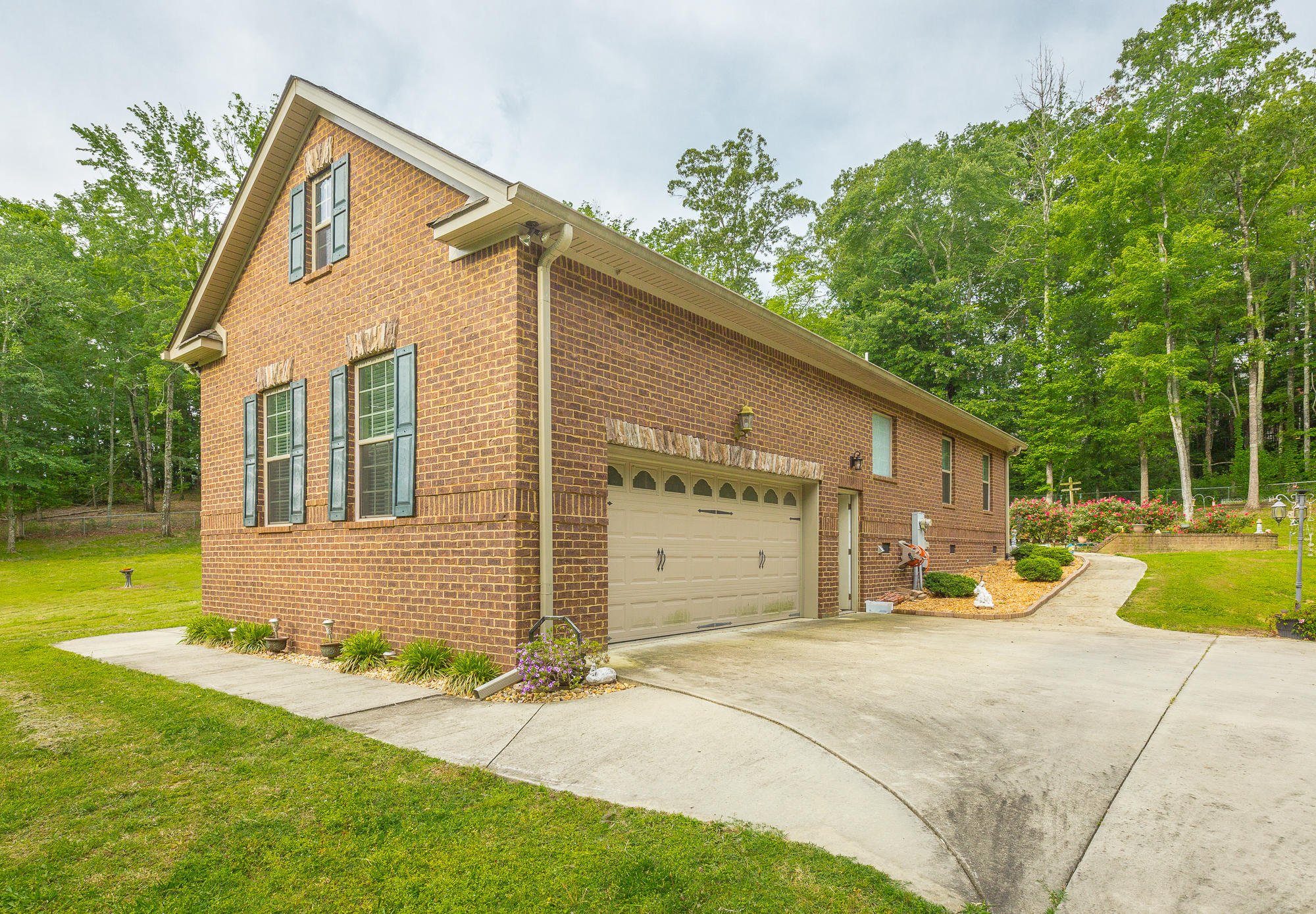 7929 Gann Road Hixson, TN 37343 - Photo 23 of 29 Garage
