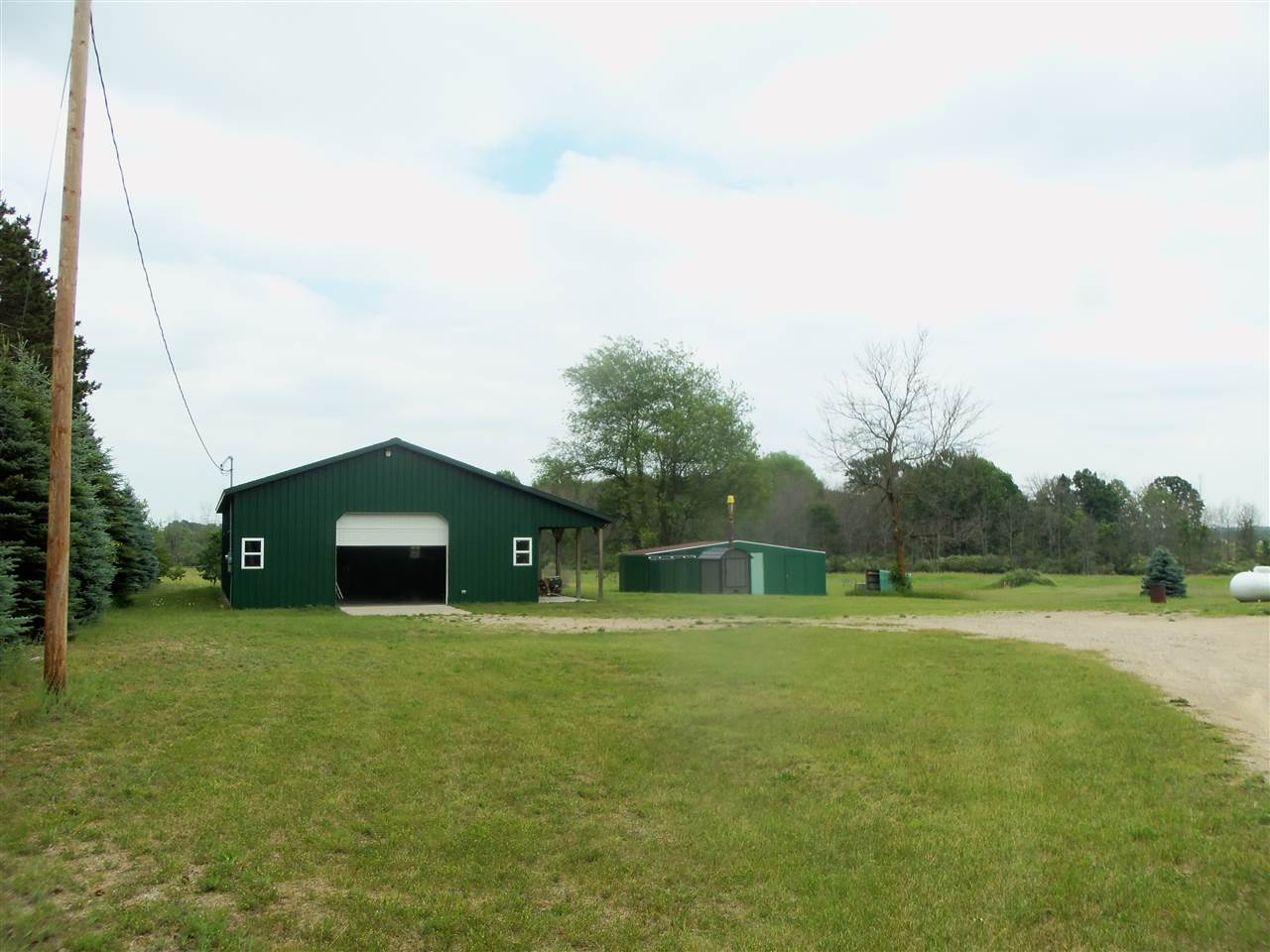 2343 West Fremont Road Shepherd, MI 48883 - Photo 2 of 6 1800521-1.JPG