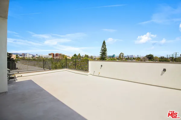 $5,300 | 2496 South Centinela Avenue, Unit 4, Los Angeles, CA 90064