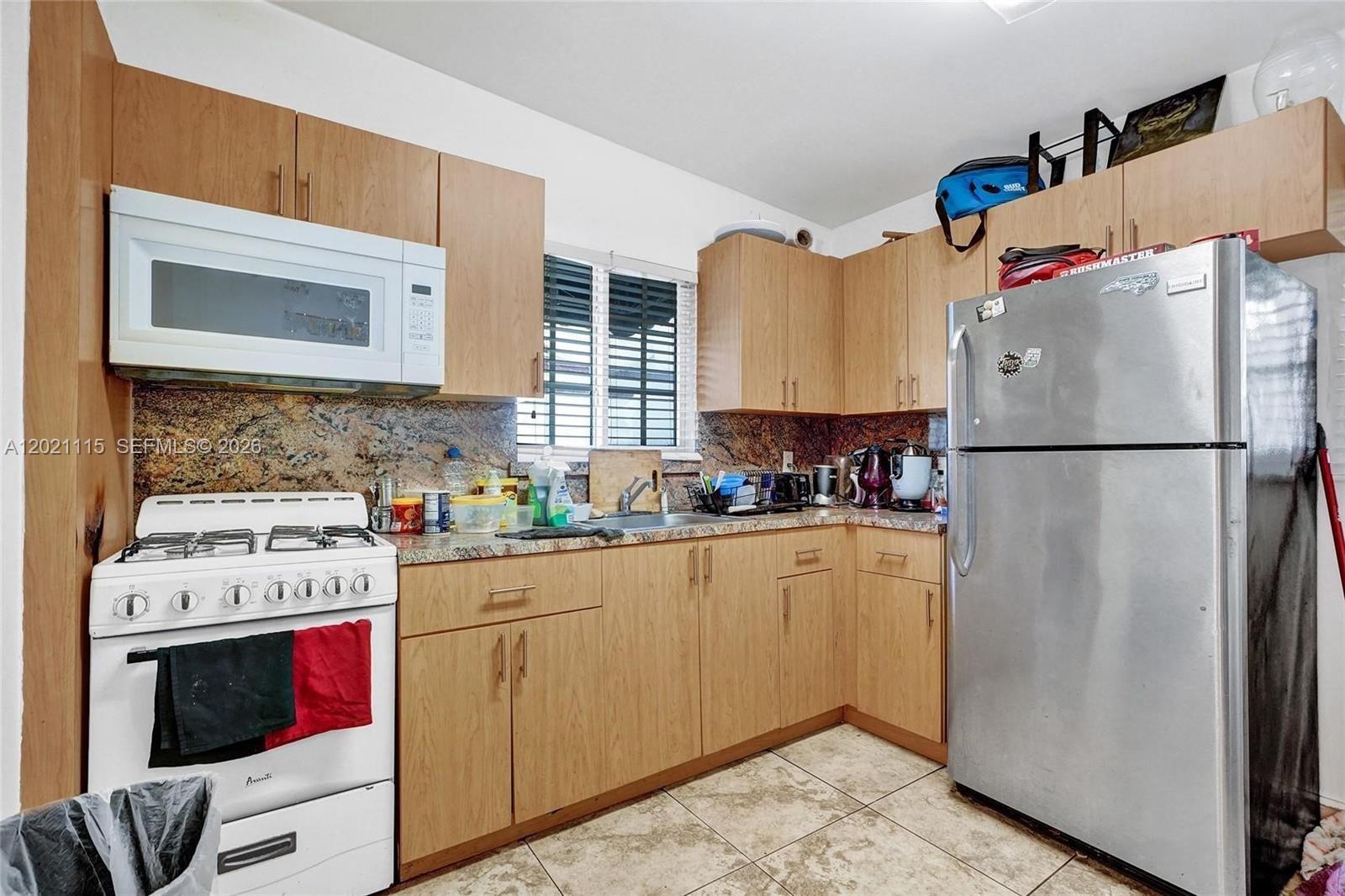2024 Alton Road Miami Beach, FL 33140 - Photo 12 of 37