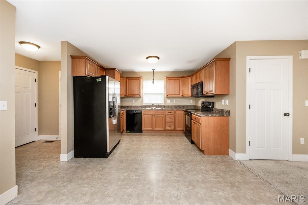 205 East 2nd Street O'Fallon, IL 62269 - Photo 6 of 24