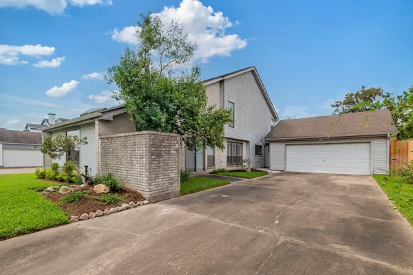 $3,400 | 3218 Freshmeadows Drive, Houston, TX 77063