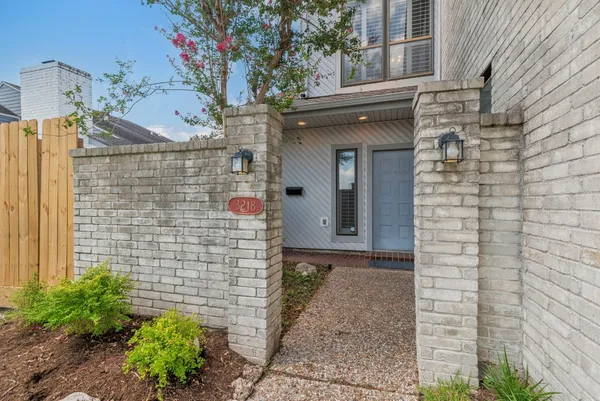 $3,200 | 3218 Freshmeadows Drive, Houston, TX 77063