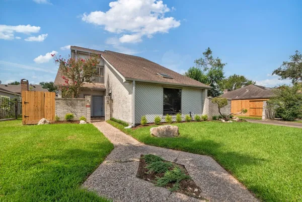 $3,200 | 3218 Freshmeadows Drive, Houston, TX 77063