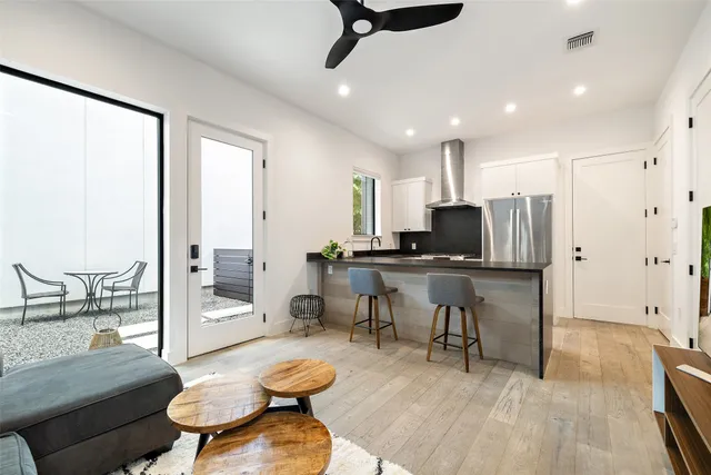 $3,550 | 1903 Frazier Avenue, Unit B, Austin, TX 78704