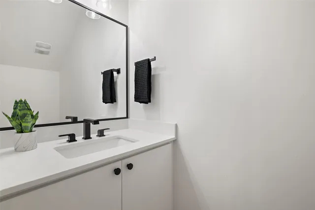 $3,550 | 1903 Frazier Avenue, Unit B, Austin, TX 78704