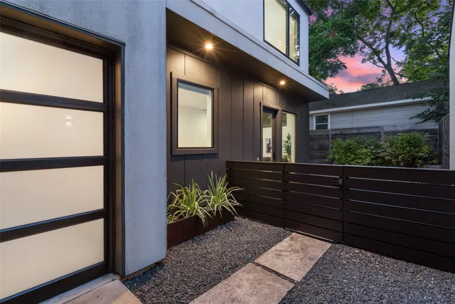 $3,550 | 1903 Frazier Avenue, Unit B, Austin, TX 78704