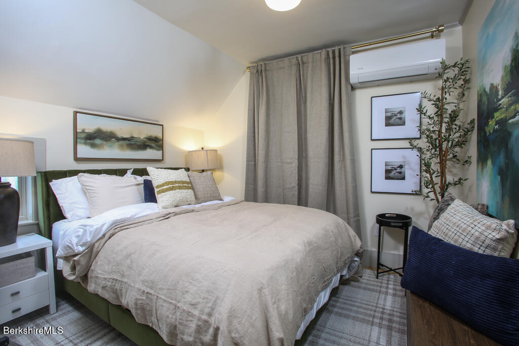 44 Main Street, Unit 3 Stockbridge, MA 01262 - Photo 5 of 13 BEDROOM 1A