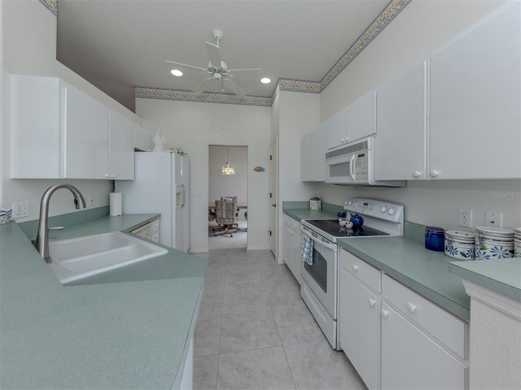 737 Pond Lily Way Venice, FL 34293 - Photo 13 of 50