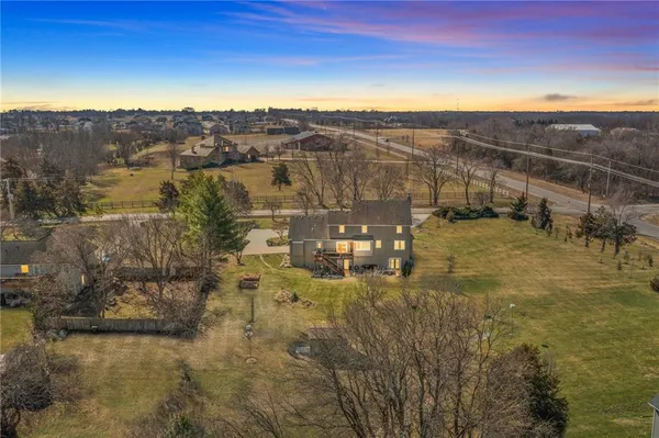 $775,000 | 3850 West 183rd Street, Stilwell, KS 66085