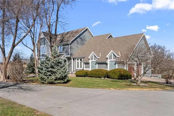 $775,000 | 3850 West 183rd Street, Stilwell, KS 66085