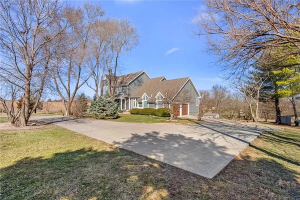 $775,000 | 3850 West 183rd Street, Stilwell, KS 66085