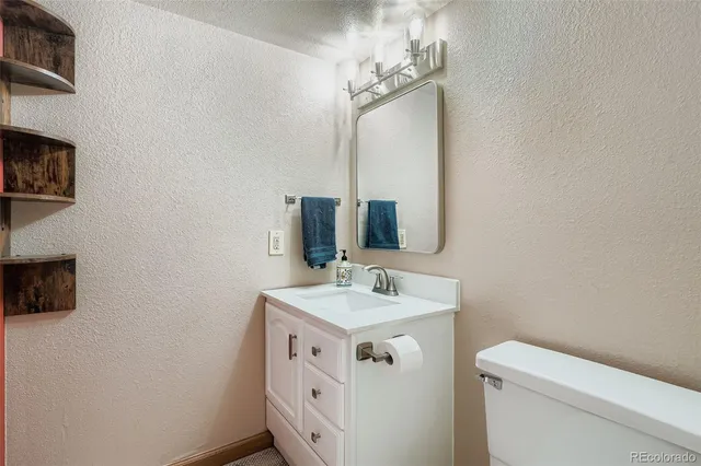 $1,995 | 387 Upham Street, Lakewood, CO 80226