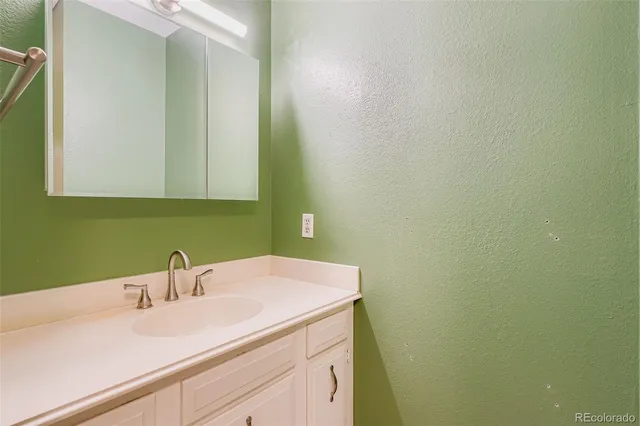 $1,995 | 387 Upham Street, Lakewood, CO 80226