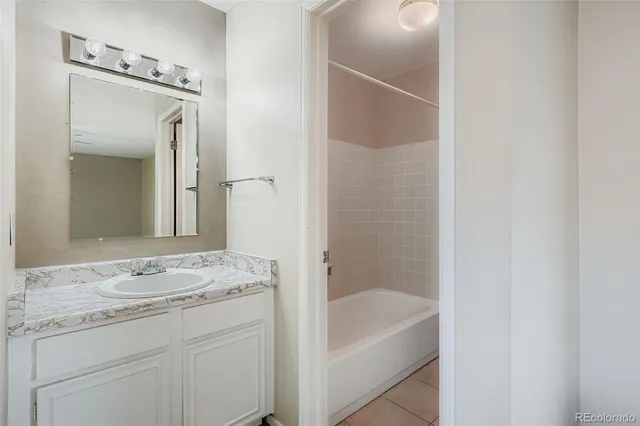 $1,995 | 387 Upham Street, Lakewood, CO 80226